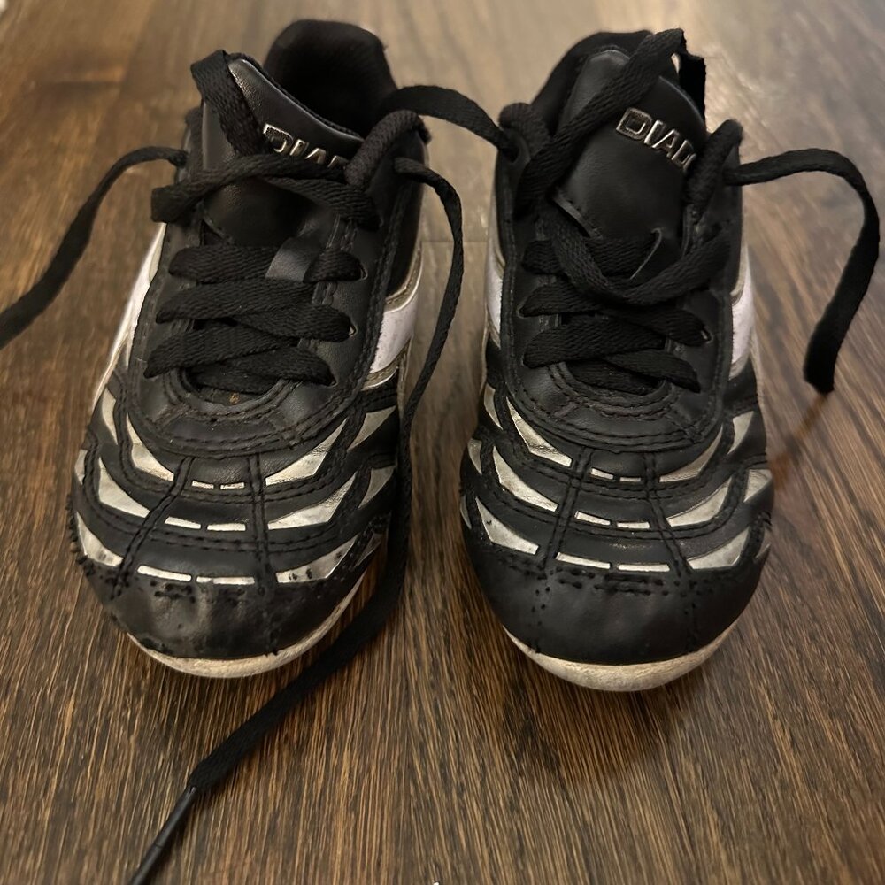 Diadora Outdoor Cleats for kids - size 12